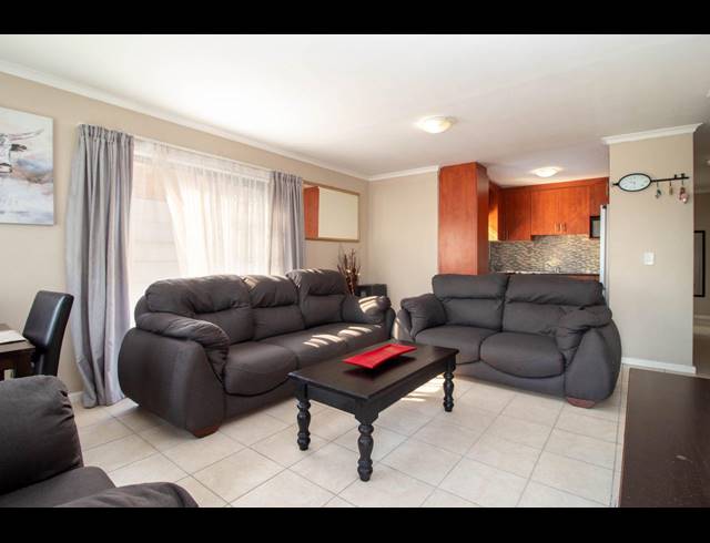 3 BEDROOM TOWNHOUSE FOR SALE IN VIKING VILLAGE